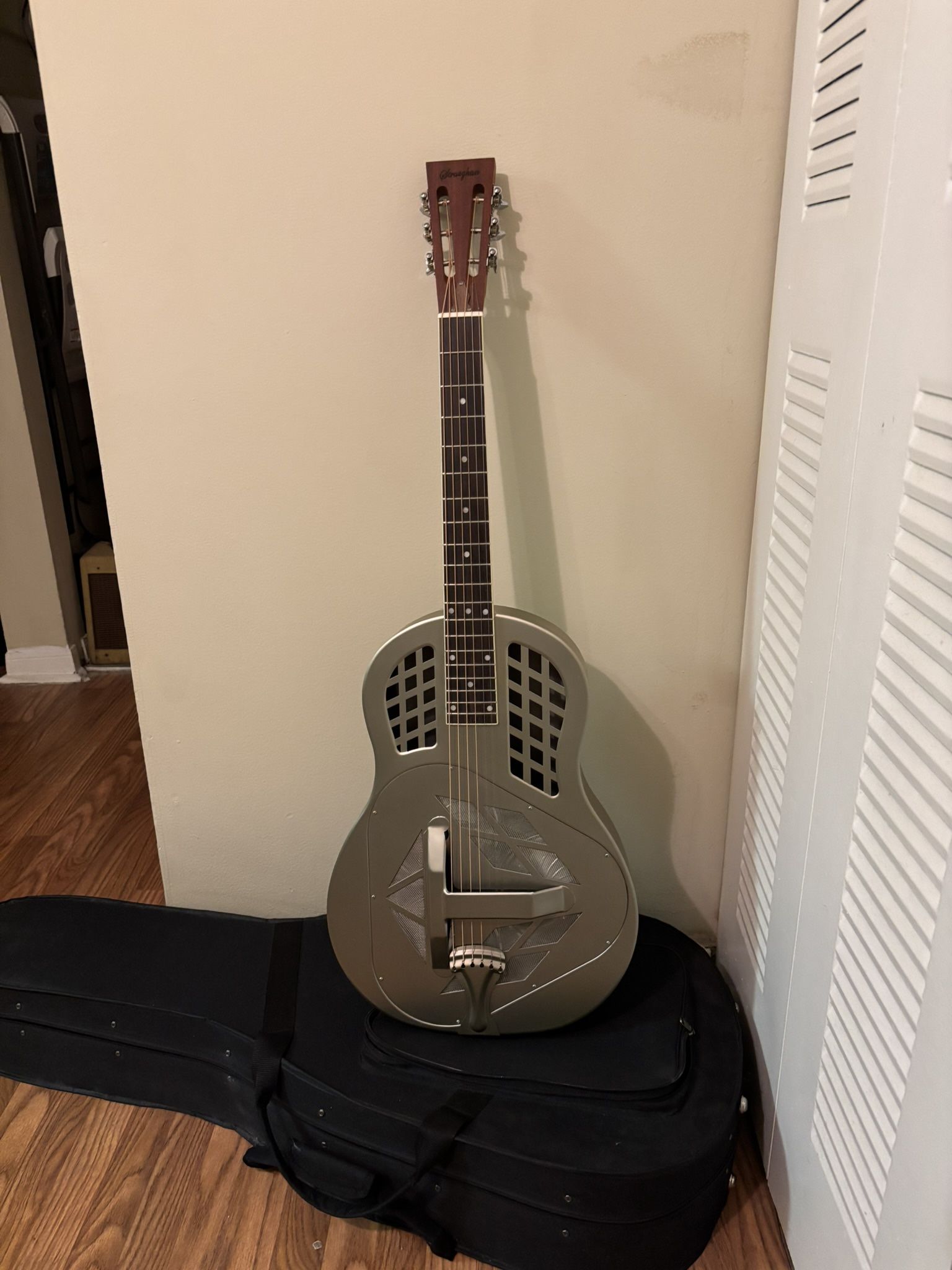 Tricone Guitar
