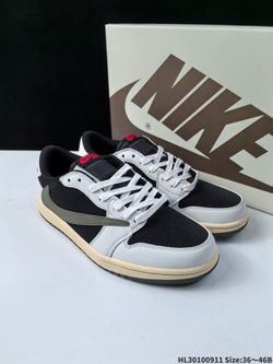 Travis scotts dunks