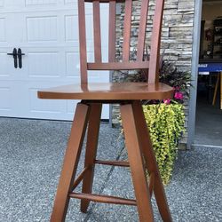 Solid wood swivel barstools. Great condition!