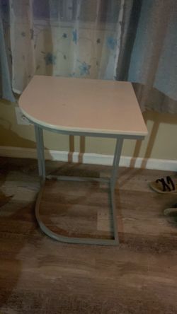 Corner tables