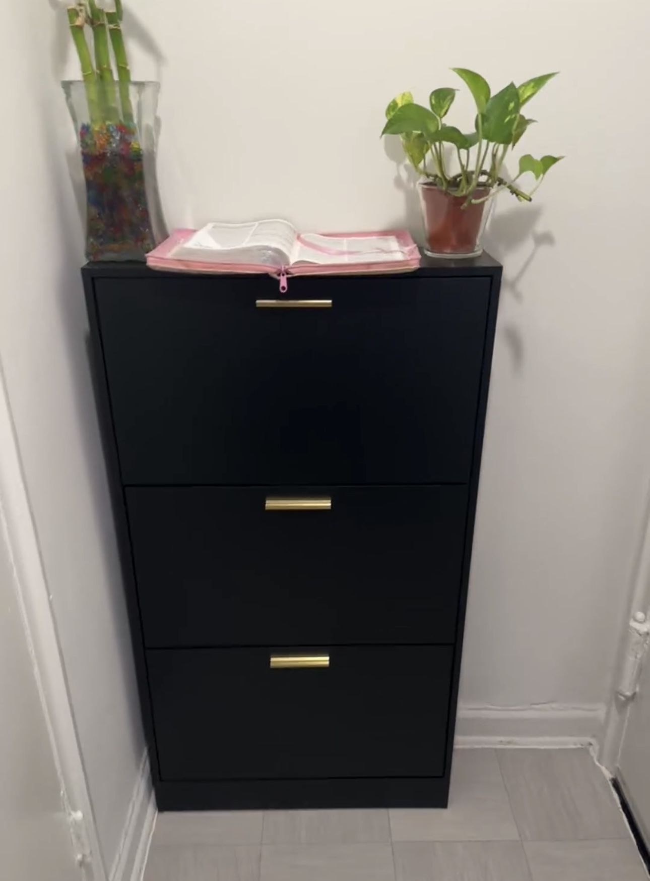 Shoe Cabinet Storage w/3 Flip Drawers for Entryway, Freestanding Modern Narrow Shoe Organizier