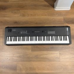Yamaha MX88 Piano Keyboard