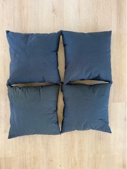4 Indoor/Outdoor Pillows Grey