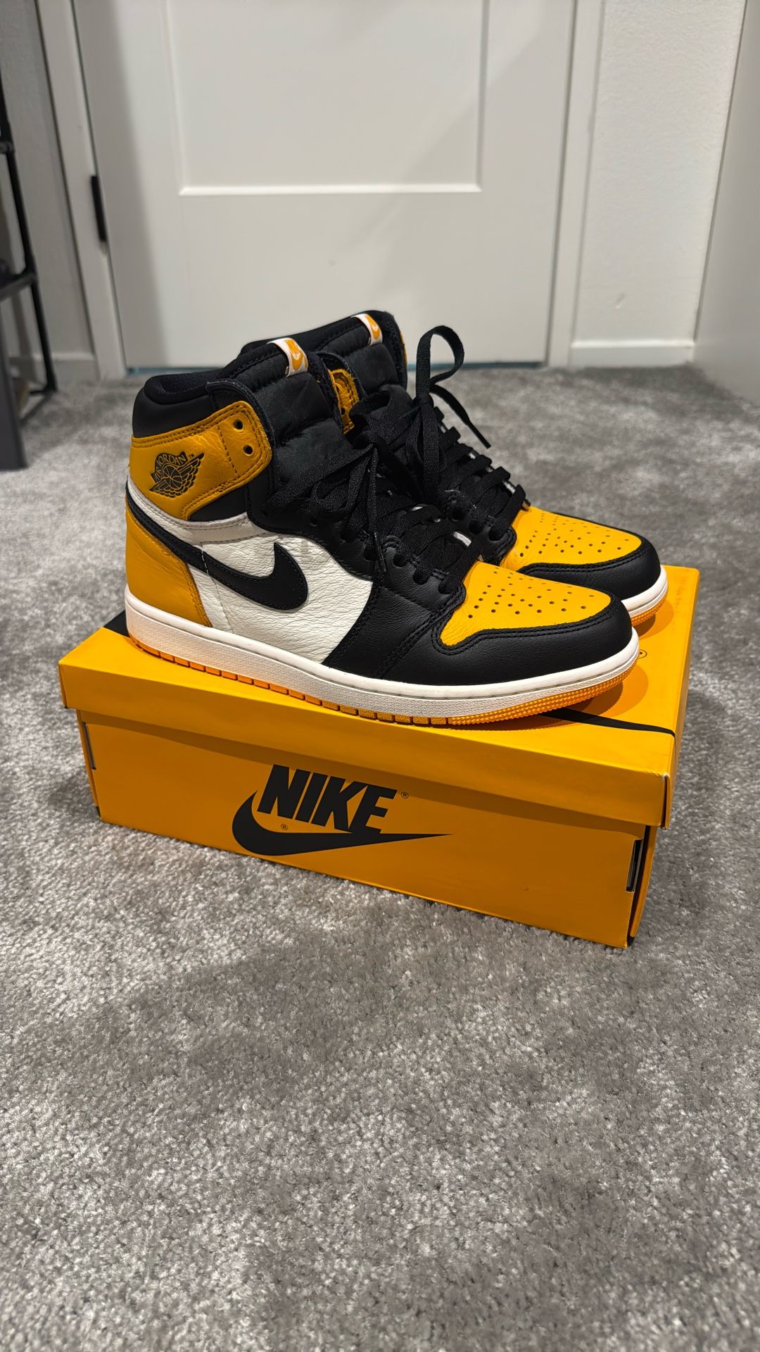 Nike Air Jordan Retro High OG Taxis