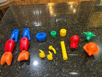 Vintage Tupperware Zoo-It-Yourself Animal Toys