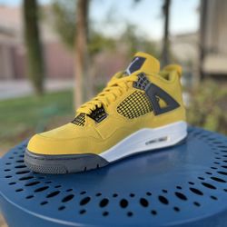 Jordan 4 Lightning 
