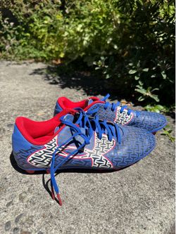 Brand new! Under Armour Soccer Cleats youth size 5