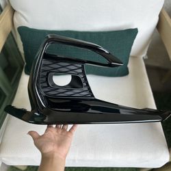 (2) Fog Light Bezels. (Brand new) Infinity Q50