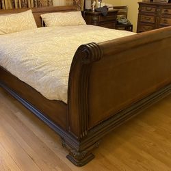 King Size Bedroom Set Bed, 2 Night Stands, Dresser And Custom Drapes 