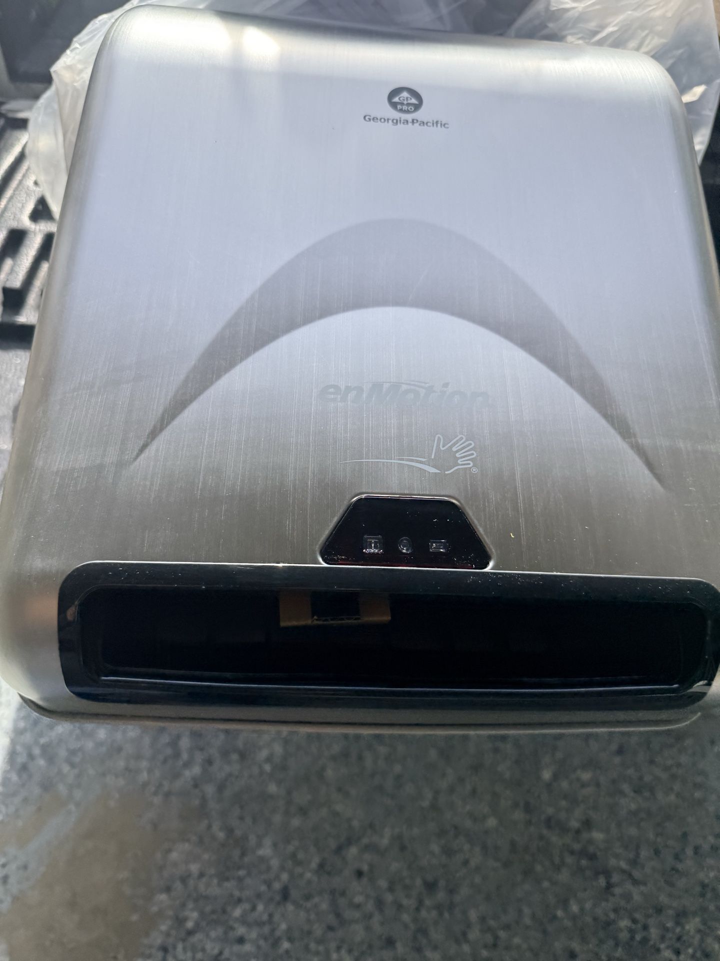 paper towel Dispenser