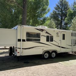 2005 Thor Aerolite Bunk House Travel Trailer  