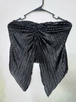 Black crop top