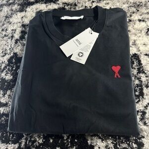 AMI PARIS RED LOGO CREWNECK BLACK TSHIRT ALL SIZES AVAILABLE AUTHENTIC L…