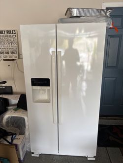 AMANA REFRIGERATOR/ FREEZER