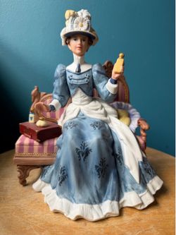 Vintage Avon President’s Club “Mrs. Albee” figurine