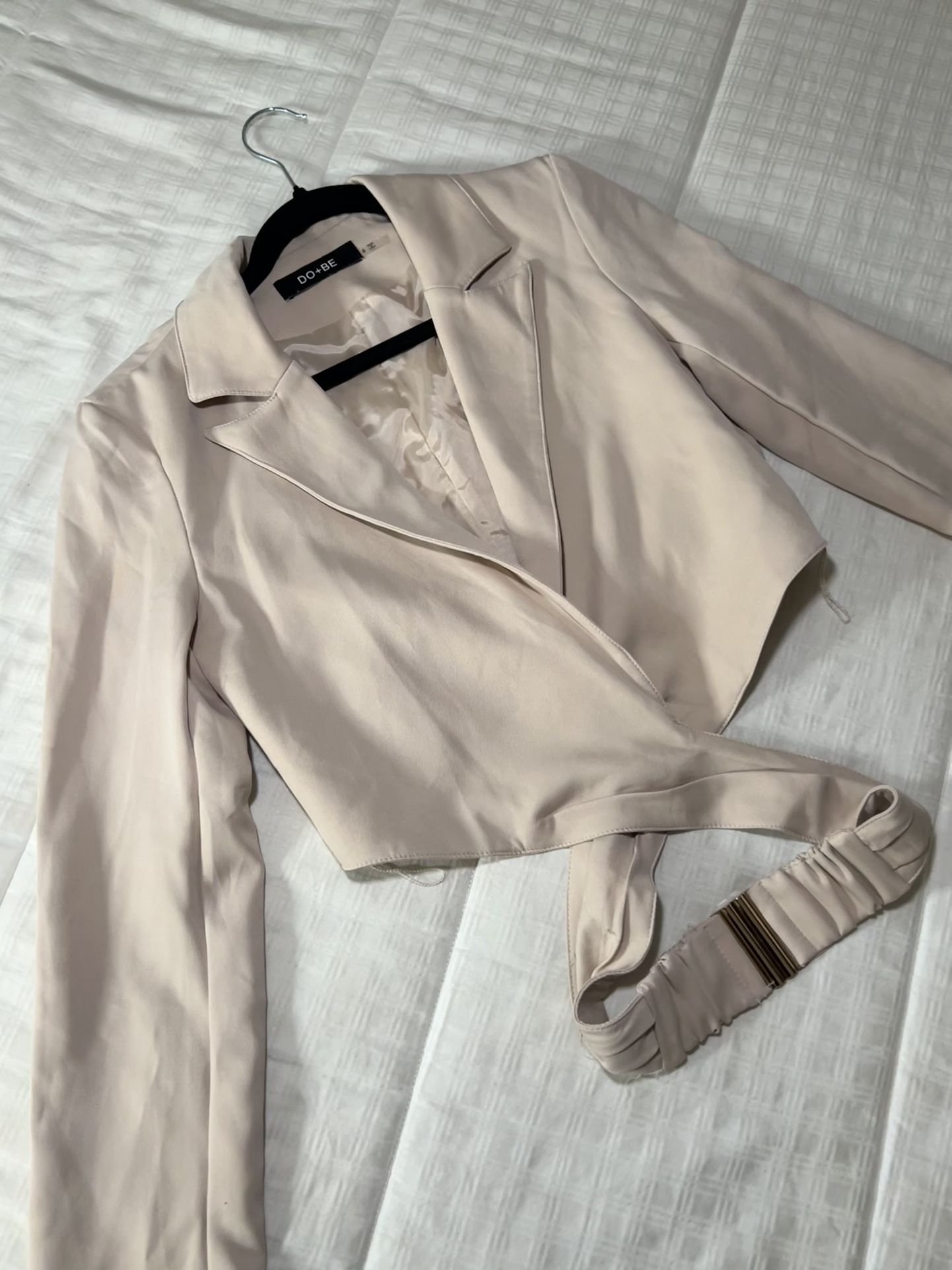 Creamy Beige Cropped Blazer