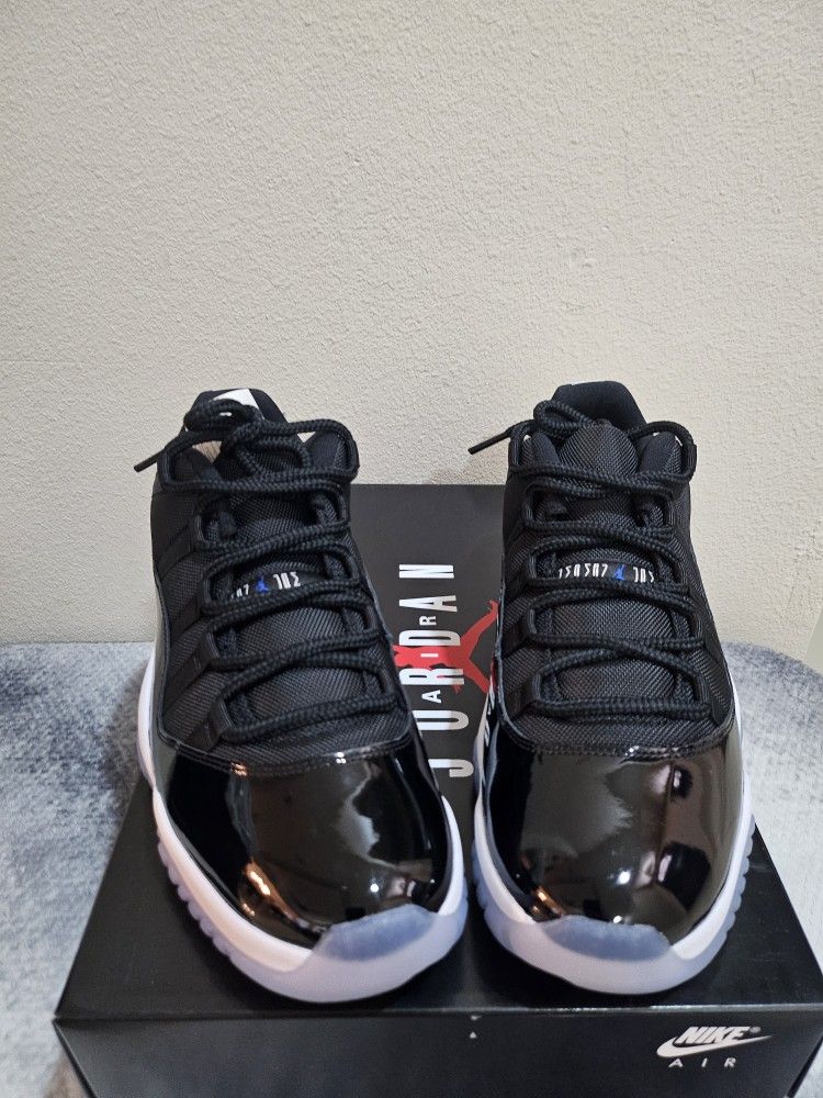 Air Jordan 11 Retro Low Space Jam Black/Varsity Royal/White (size10)