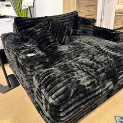 2 ARM CHAIR WHITE CORDUROY