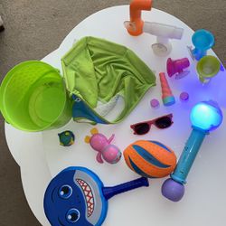 Kids Bath Toys, Bubble Machine, Funnnels, Drencher Ball, Shark Foam Paddle,  Bucket, Sunglasses, Duck for Sale in Los Angeles, CA - OfferUp