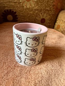 Hello Kitty Pink Ceramic 8oz Candle with Pink Berry Frappe Fragrance