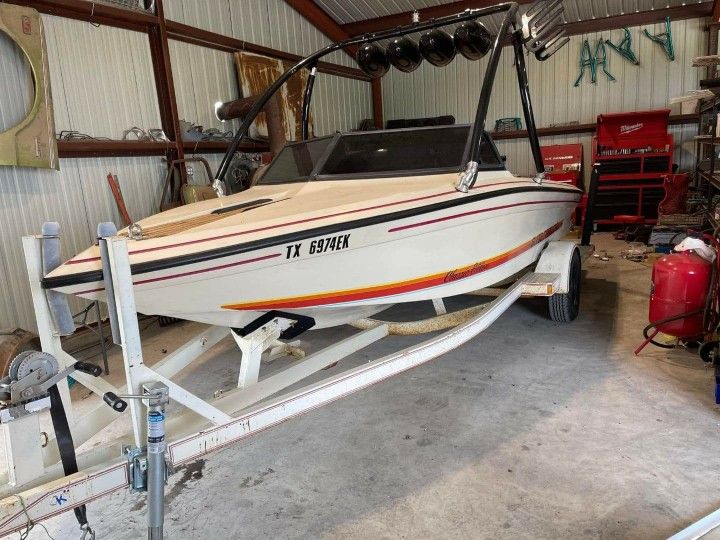 87 Supra comp ts6m Ski boat