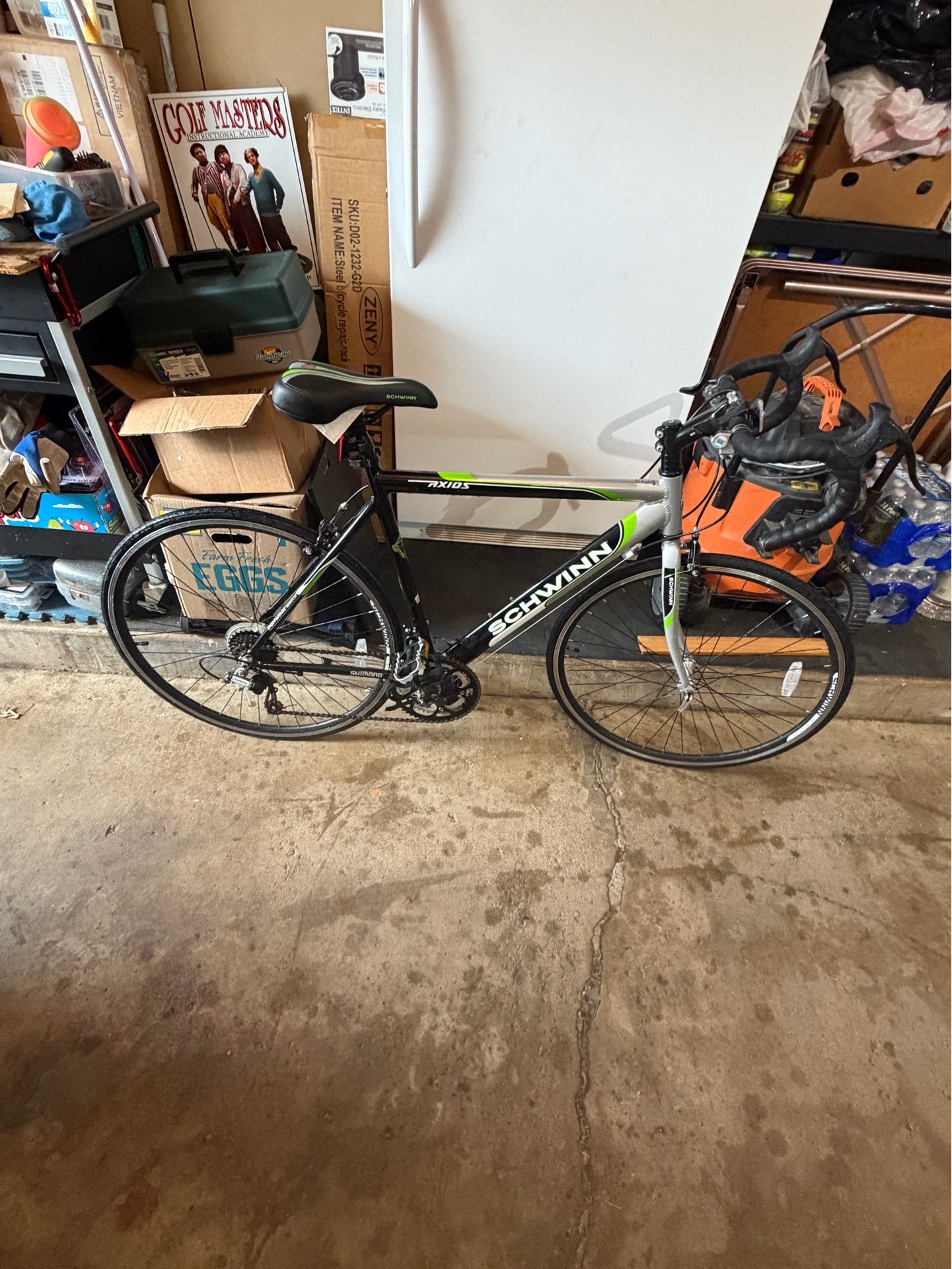 Schwinn Axios road bike