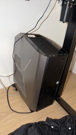 Alienware Aurora PC  i5-7400 7th Gen with NVIDIA RTX 2060