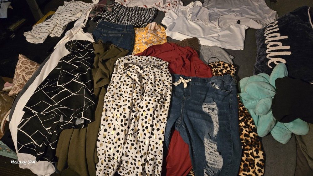 21 Plus Sized Pieces!! All Must Go!!