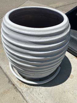 Ceramic white pot