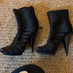 Gucci Black Elastic And Suede Isadora Gladiator Booties