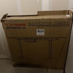 Vitesse Gaming Desk