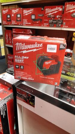 MILWAUKEE M12 GREEN LASER - CROSS LINE & PLUMB POINTS (TOOL ONLY)
