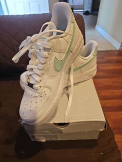 Nike Air Force 1 07s
