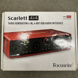 Scarlet 4i4 