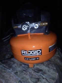 RIDGID 2.6 Gallon 150 PSI Air Compressor