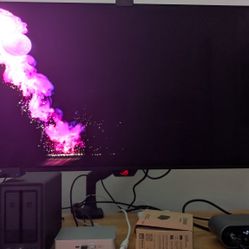 32" OLED monitors 
