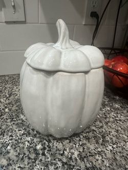 Threshold White Pumpkin Cookie Jar Treat Jar