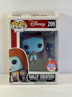 Funko Pop Disney Sally W/ Cat  (Seated) #209 Nightmare Before Christmas NYCC  New York Comic Con Limited Edition 2016  Pop comes in Protector  New