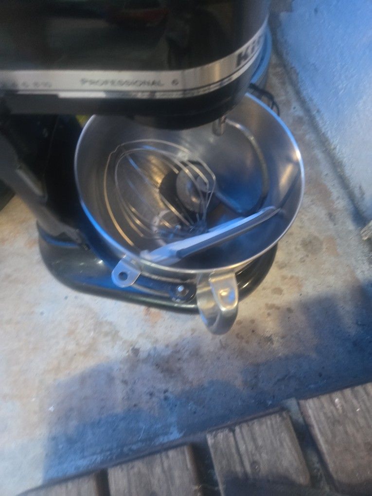 Kitchen Aid Counter Top Mixer