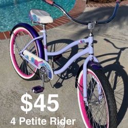 24” Schwinn Style Beach Cruiser , Classic Cruiser, 4 A Smaller Adult Or Young Teen, Rides Very Smooth, GREAT PRICE, Super Cute!, Located In LaHabra Ca