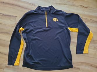 Iowa Hawkeyes LARGE Long Sleeve Zip NWT Pullover Pockets NEW