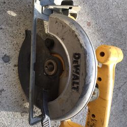 Dewalt 18v Saw - NO BATTERY