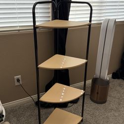 Corner / triangular shelf