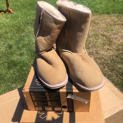 Koolaburra Sheepskin Lo/Hi Boots