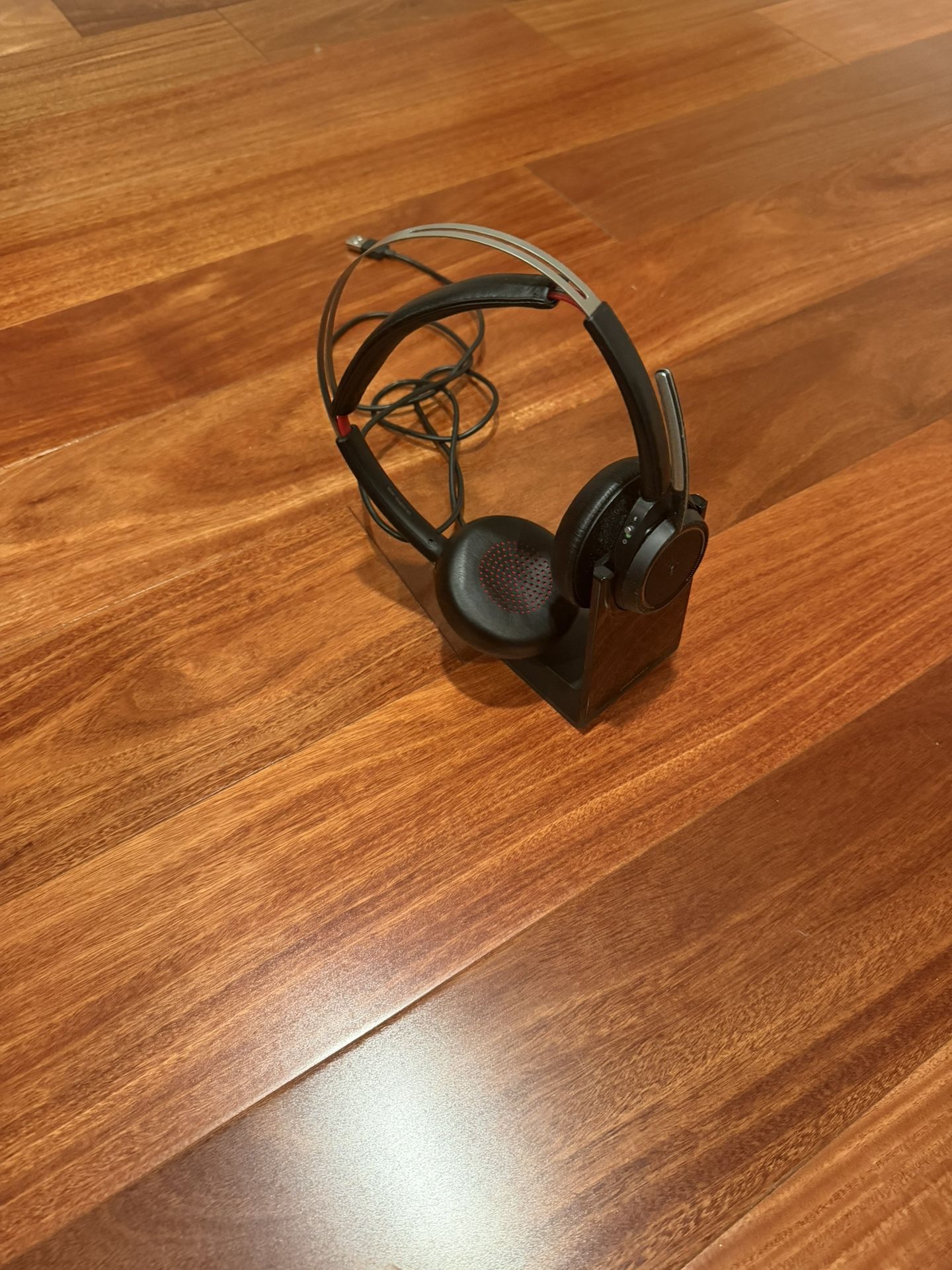 Plantronics Voyager Focus UC Bluetooth B825 Headset with Active Noise Cancelling