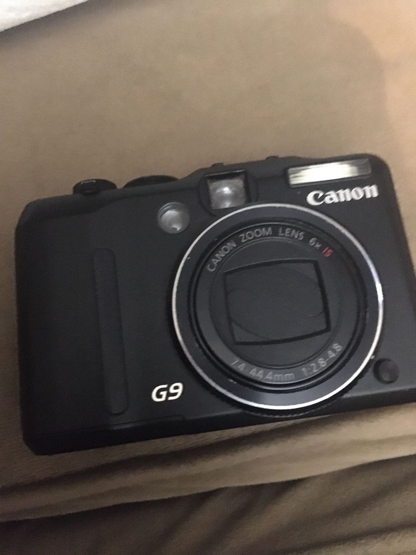 Canon G9 with battery