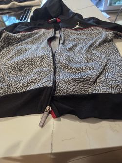 Boys Sz L Air Jordan Sweatshirt Therma-fit