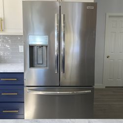 Frigidaire Gallery Refrigerator And Freezer