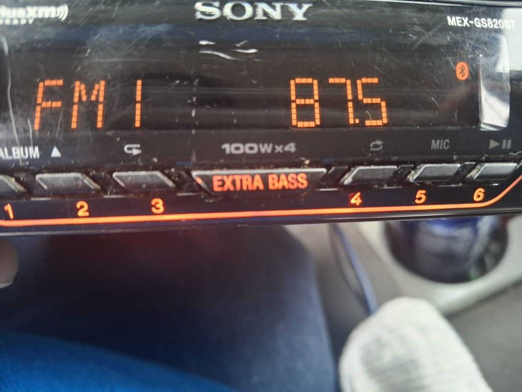 STEREO SONY CD AUX USB BLUETOOTH CAMBIA DE DIFERENTES COLORES 100X4 WATTS GOOD CONDICIÓN ABLO ESPAÑOL 