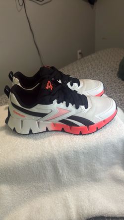 Reebok Sneakers White Black Red size 8.5